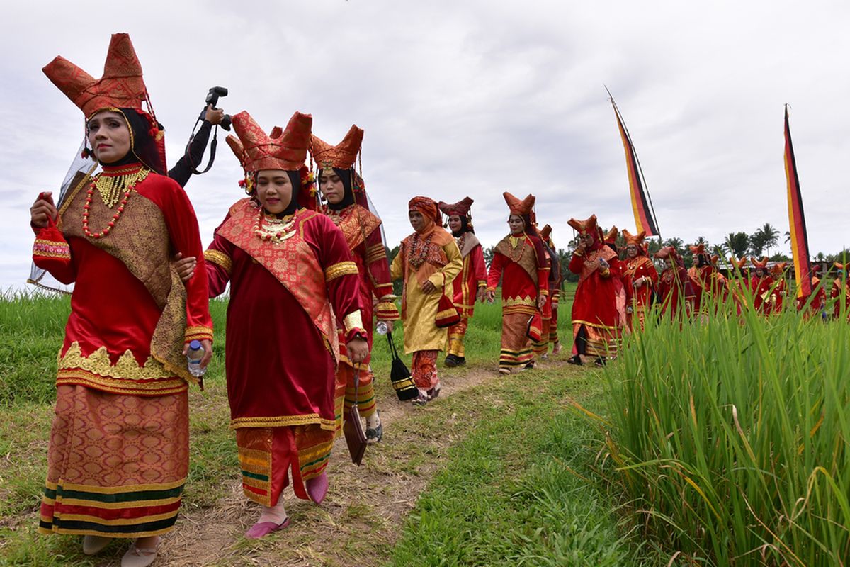 Waris Lewat Ibu? Begini Cara Minangkabau Menjaga Tradisi Matrilineal