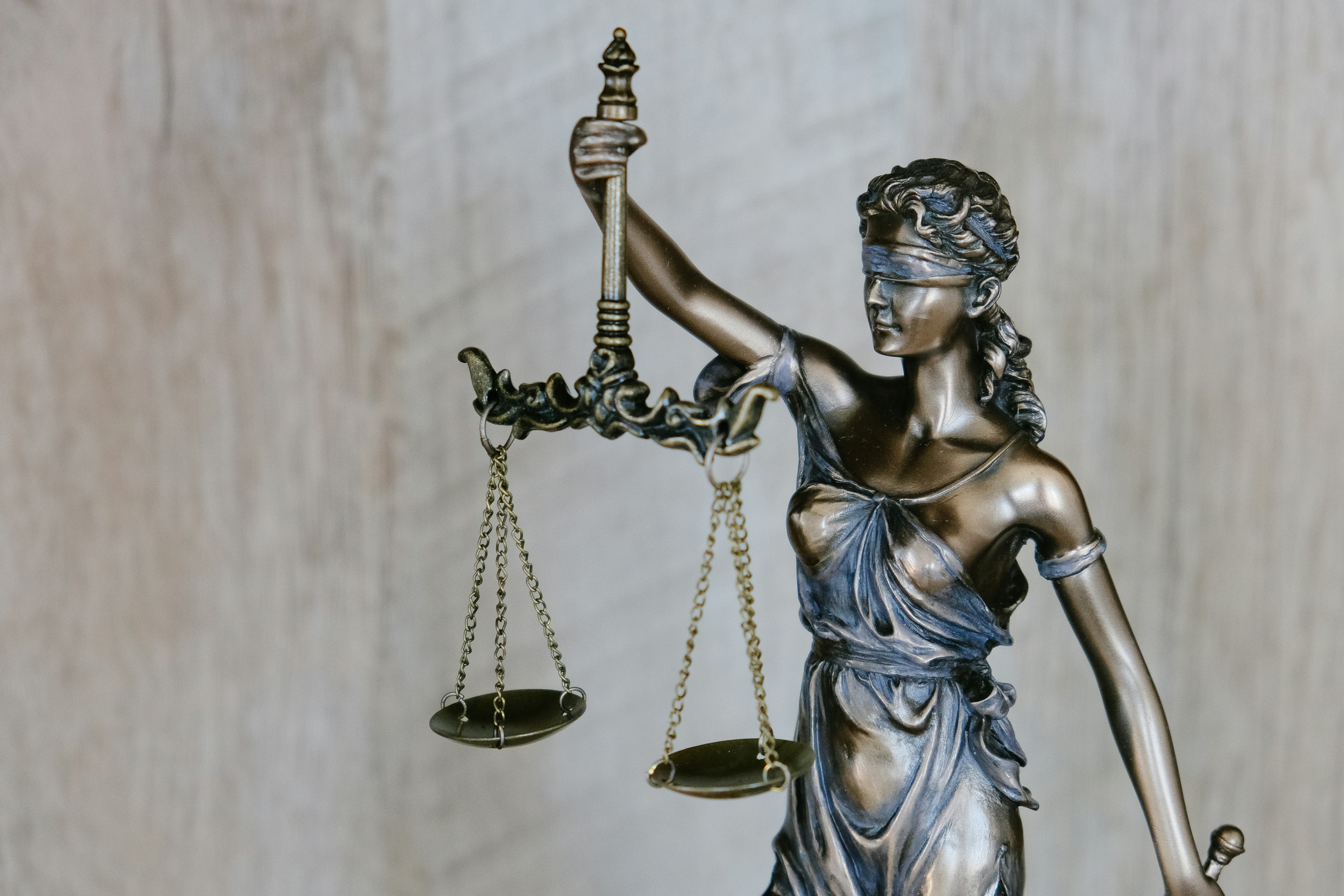 Checks and Balances sebagai Mekanisme Pembatasan Kekuasaan dalam Pembentukan Undang-Undang