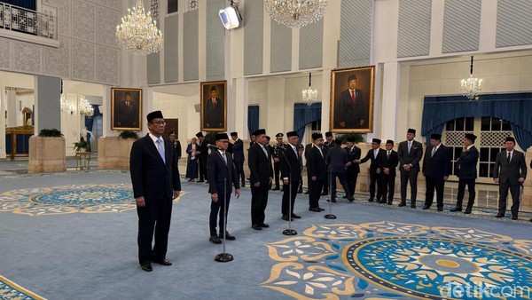 Prabowo Reshuffle Kabinet: 5 Menteri Diganti, 1 Kementerian Baru Dibentuk